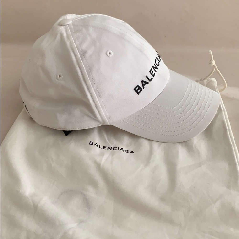 BALENCIAGA cap